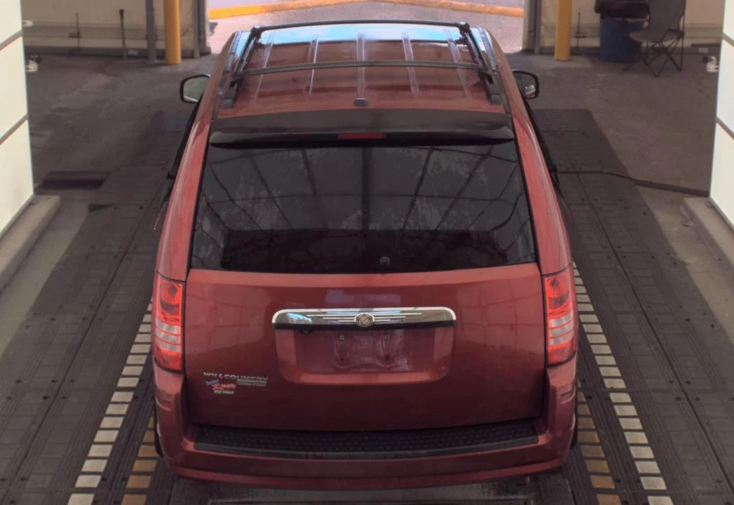 2008 Chrysler Town & Country - Image 6 of 19