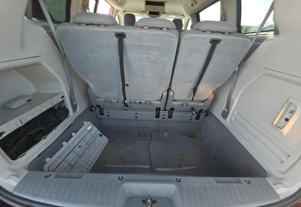2008 Chrysler Town & Country - Image 19 of 19