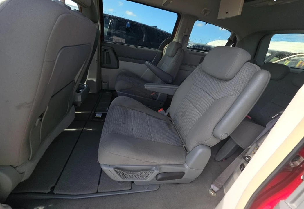 2008 Chrysler Town & Country - Image 15 of 19