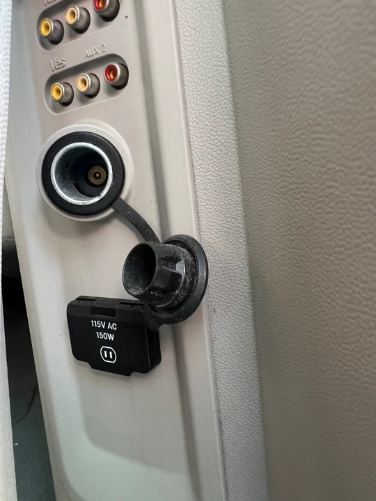 2008 Chrysler Town & Country - Image 17 of 18