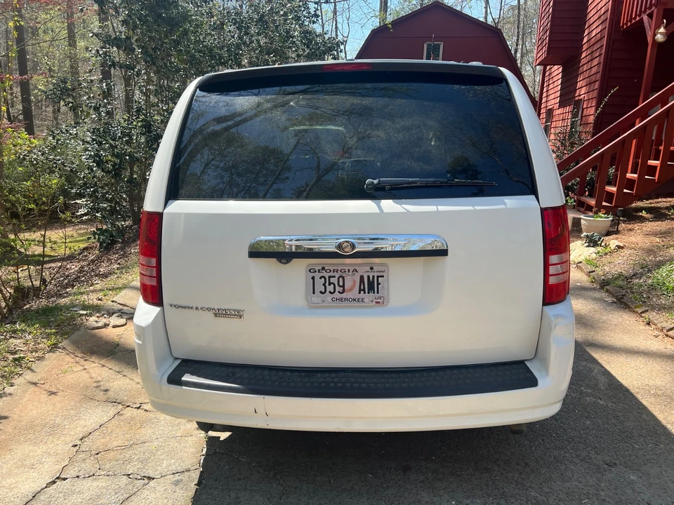 2008 Chrysler Town & Country - Image 4 of 18