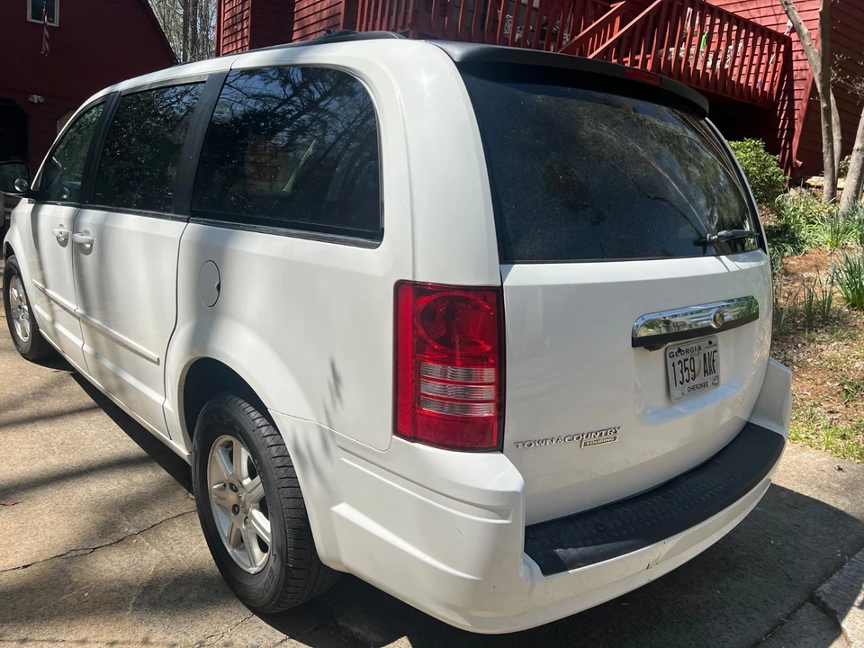 2008 Chrysler Town & Country - Image 6 of 18