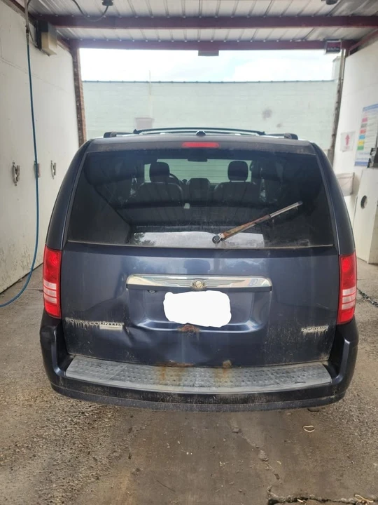 2008 Chrysler Town & Country - Image 3 of 10