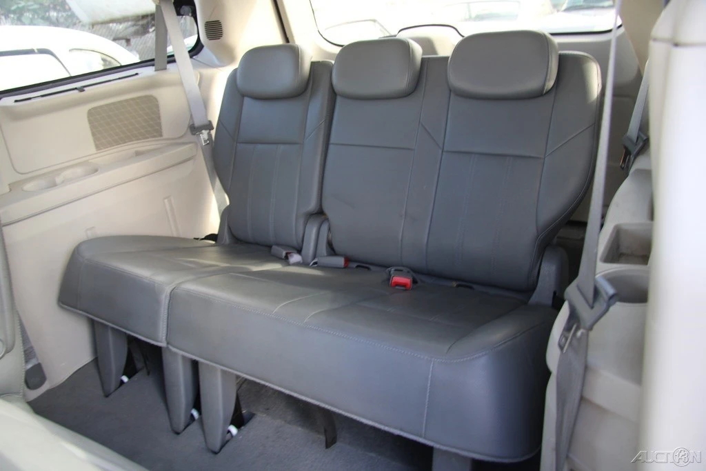 2008 Chrysler Town & Country - Image 20 of 21