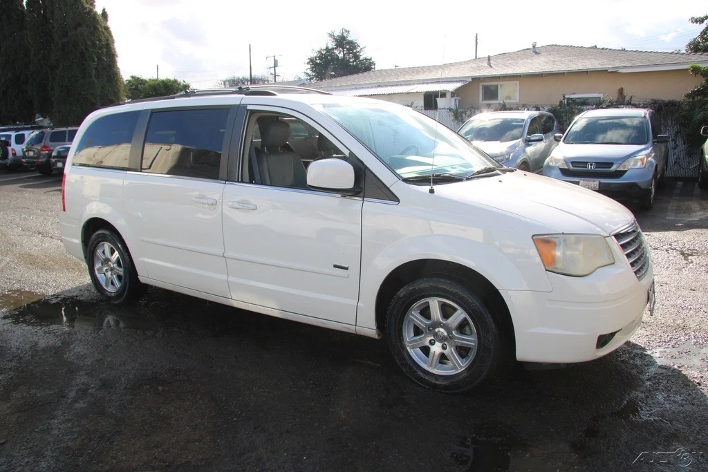 2008 Chrysler Town & Country - Image 7 of 21