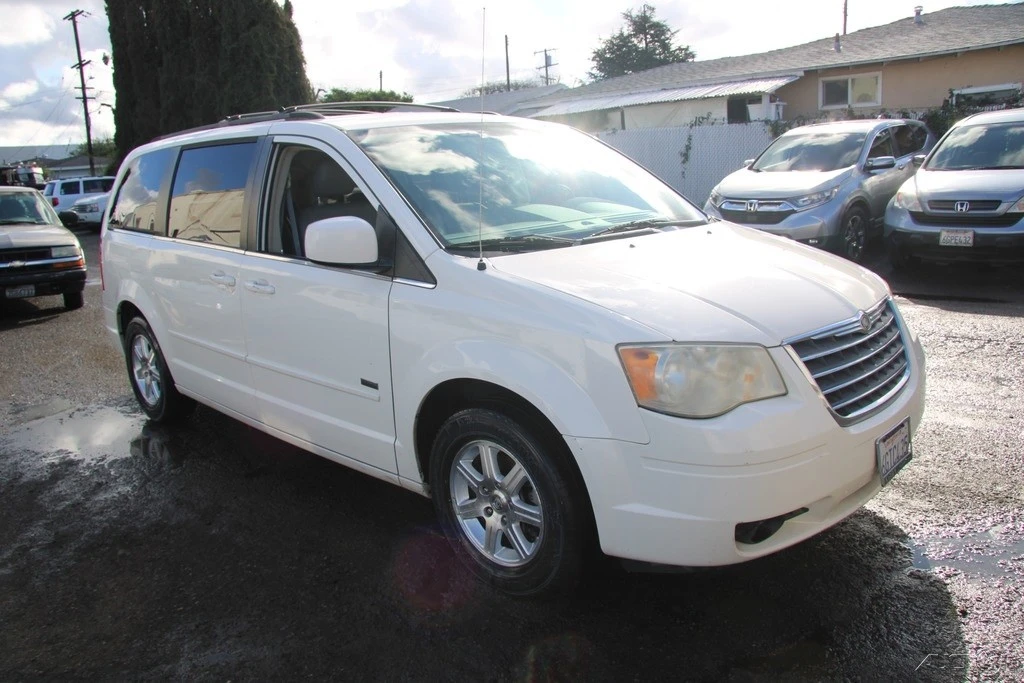 2008 Chrysler Town & Country - Image 8 of 21