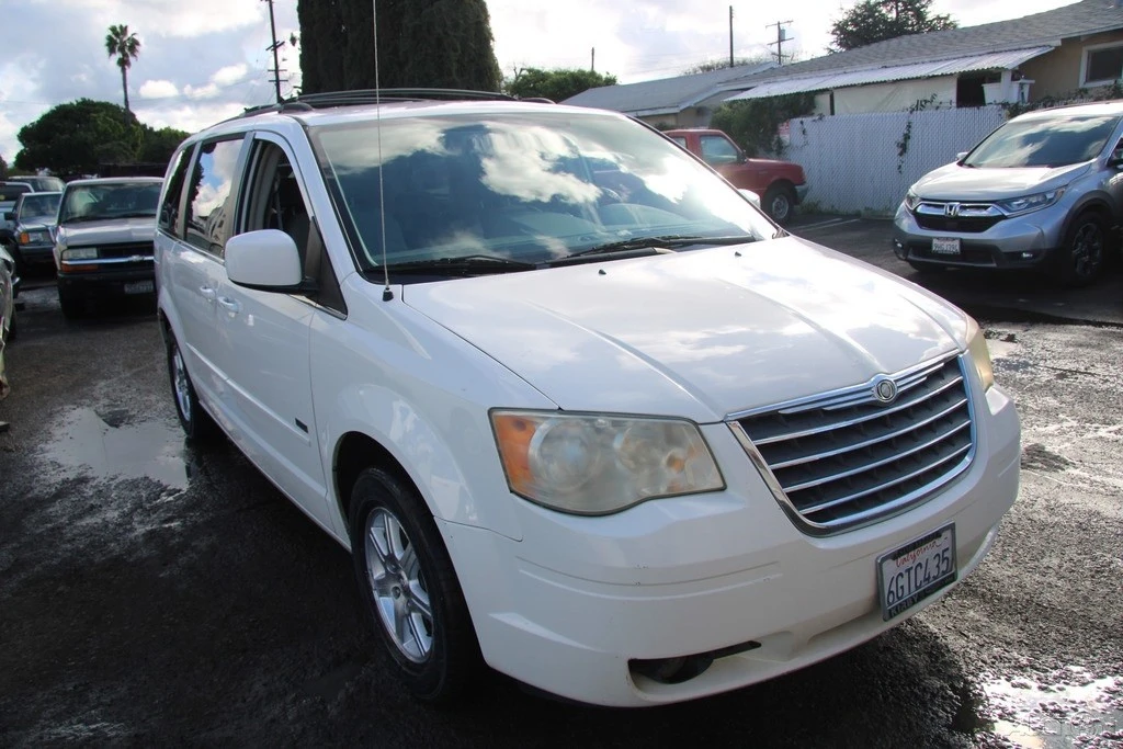 2008 Chrysler Town & Country - Image 9 of 21