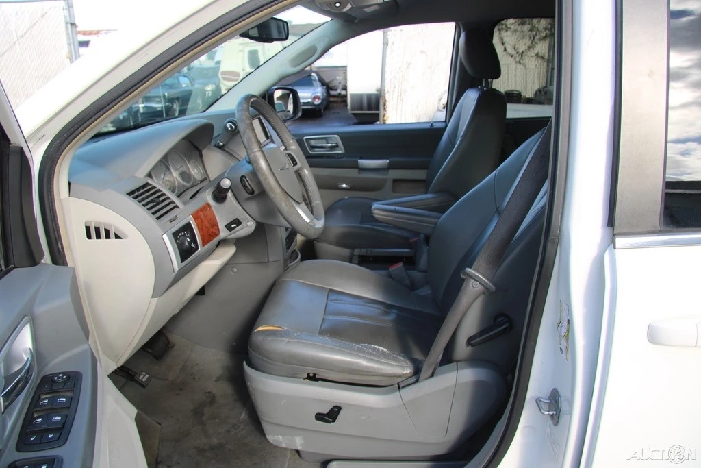 2008 Chrysler Town & Country - Image 13 of 21