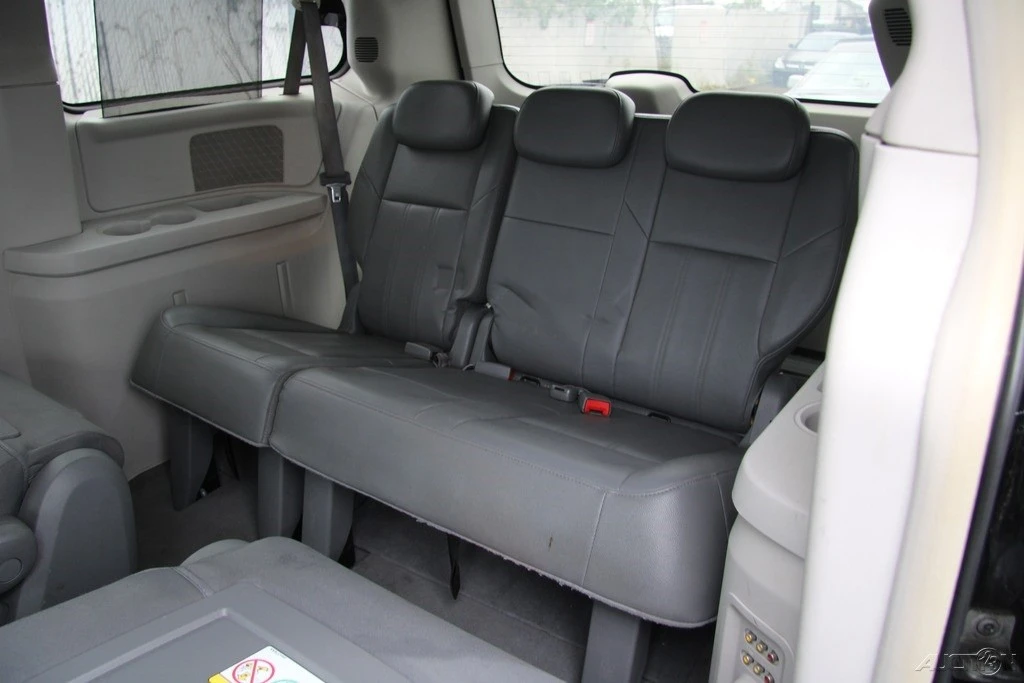 2008 Chrysler Town & Country - Image 18 of 21