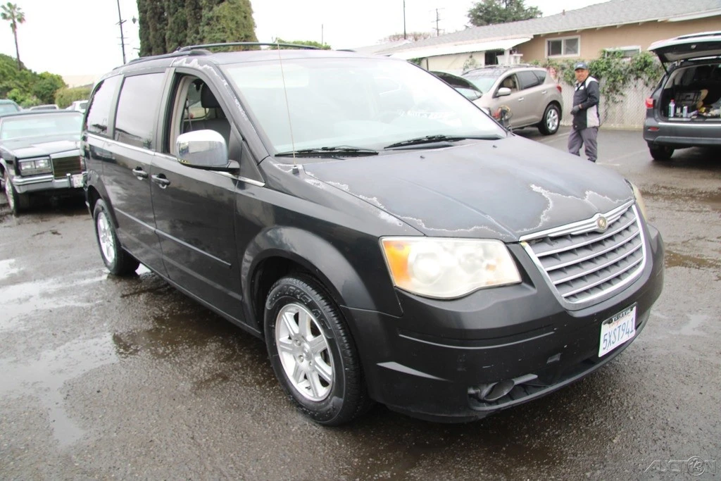 2008 Chrysler Town & Country - Image 8 of 21