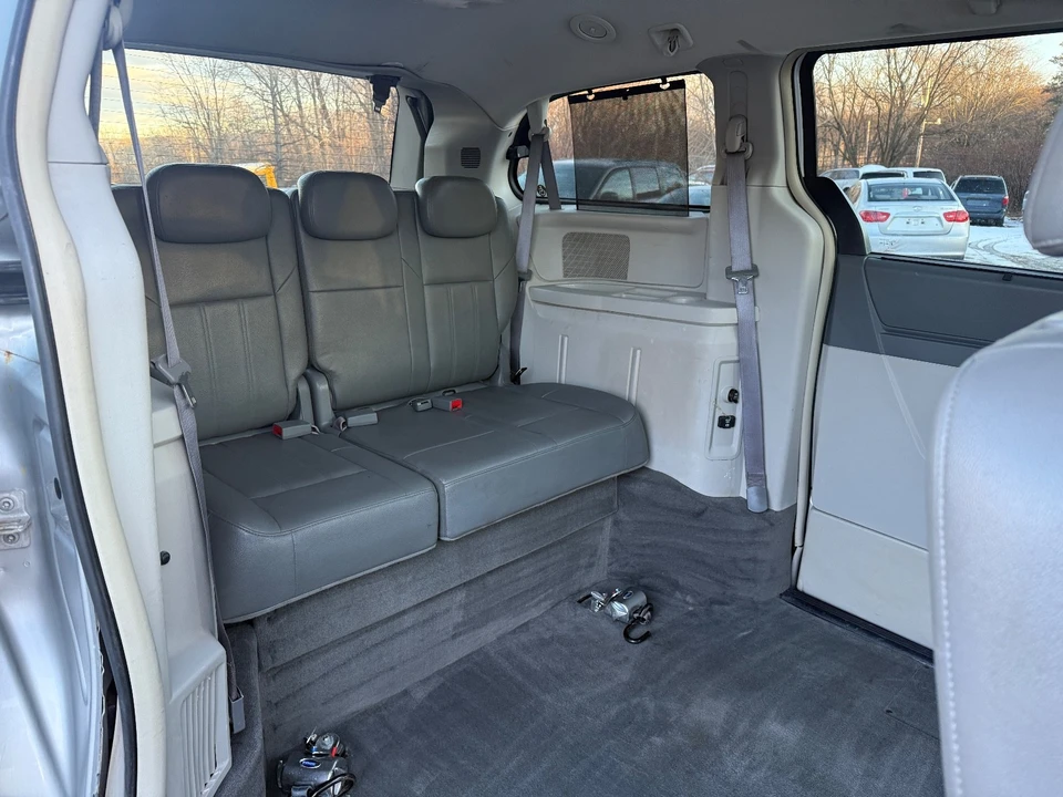 2008 Chrysler Town & Country - Image 18 of 20