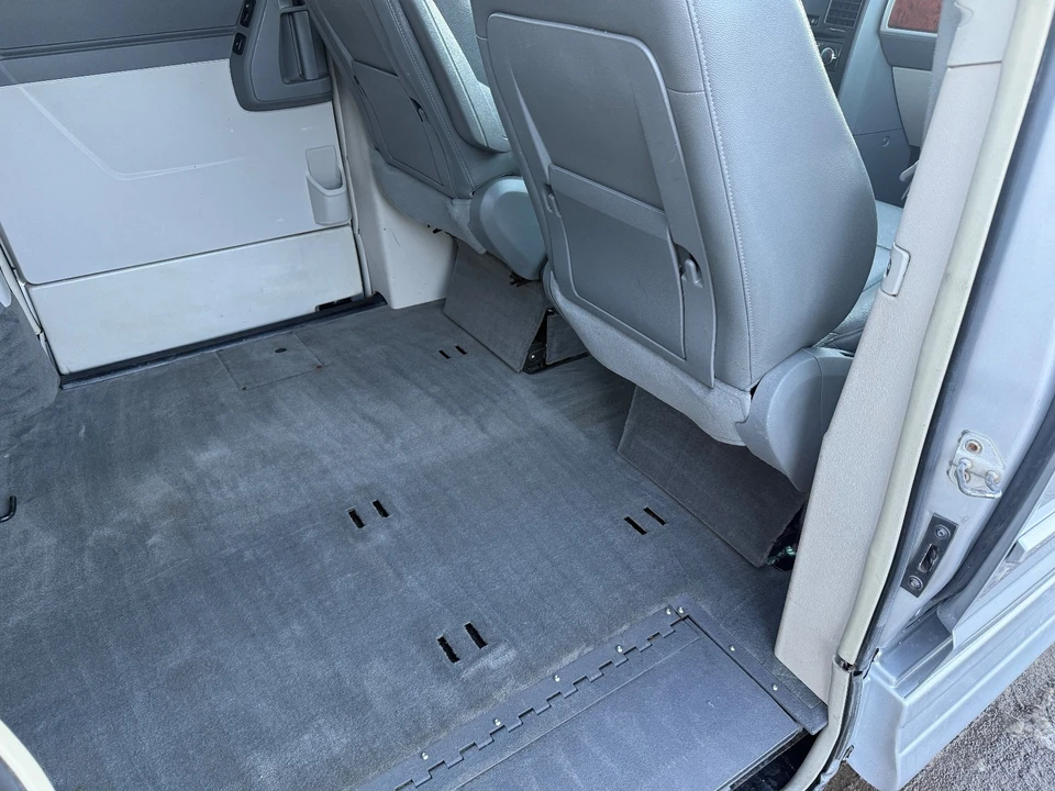 2008 Chrysler Town & Country - Image 16 of 20