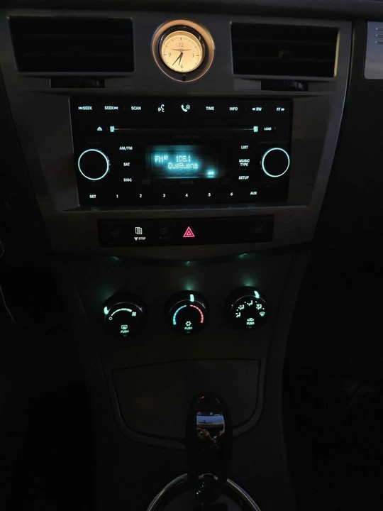 2008 Chrysler Sebring - Image 16 of 19
