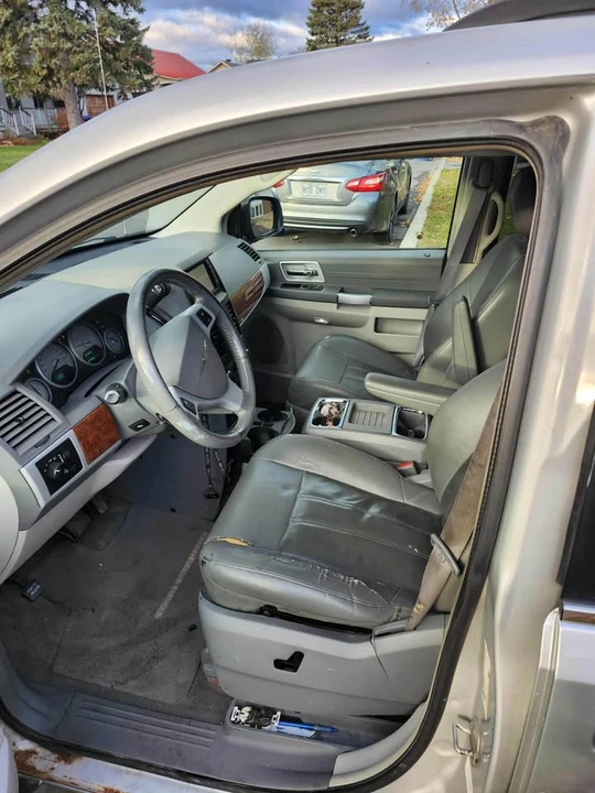 2008 Chrysler Town & Country - Image 5 of 5