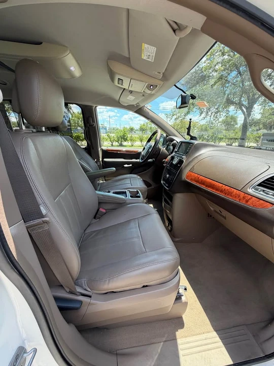 2008 Dodge Caravan - Image 11 of 12