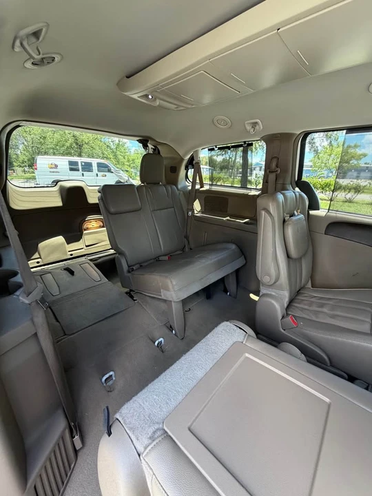 2008 Dodge Caravan - Image 9 of 12