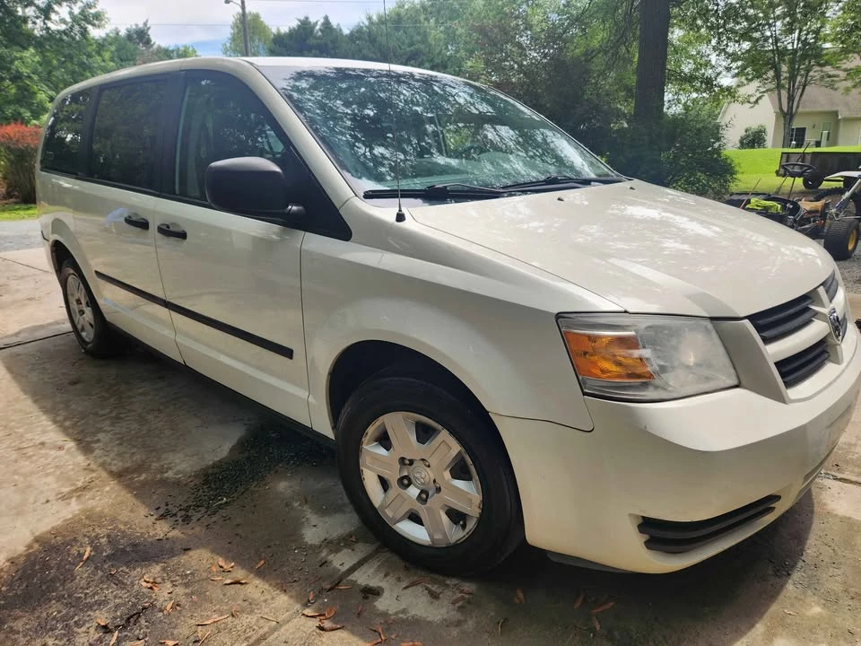 2008 Dodge Caravan - Image 2 of 16