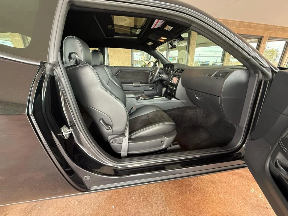 2008 Dodge Challenger 3rd Gen - Image 14 of 19