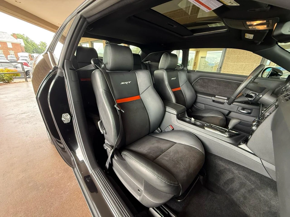 2008 Dodge Challenger 3rd Gen - Image 16 of 19
