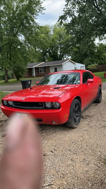 2008 Dodge Challenger 3rd Gen - Image 11 of 17