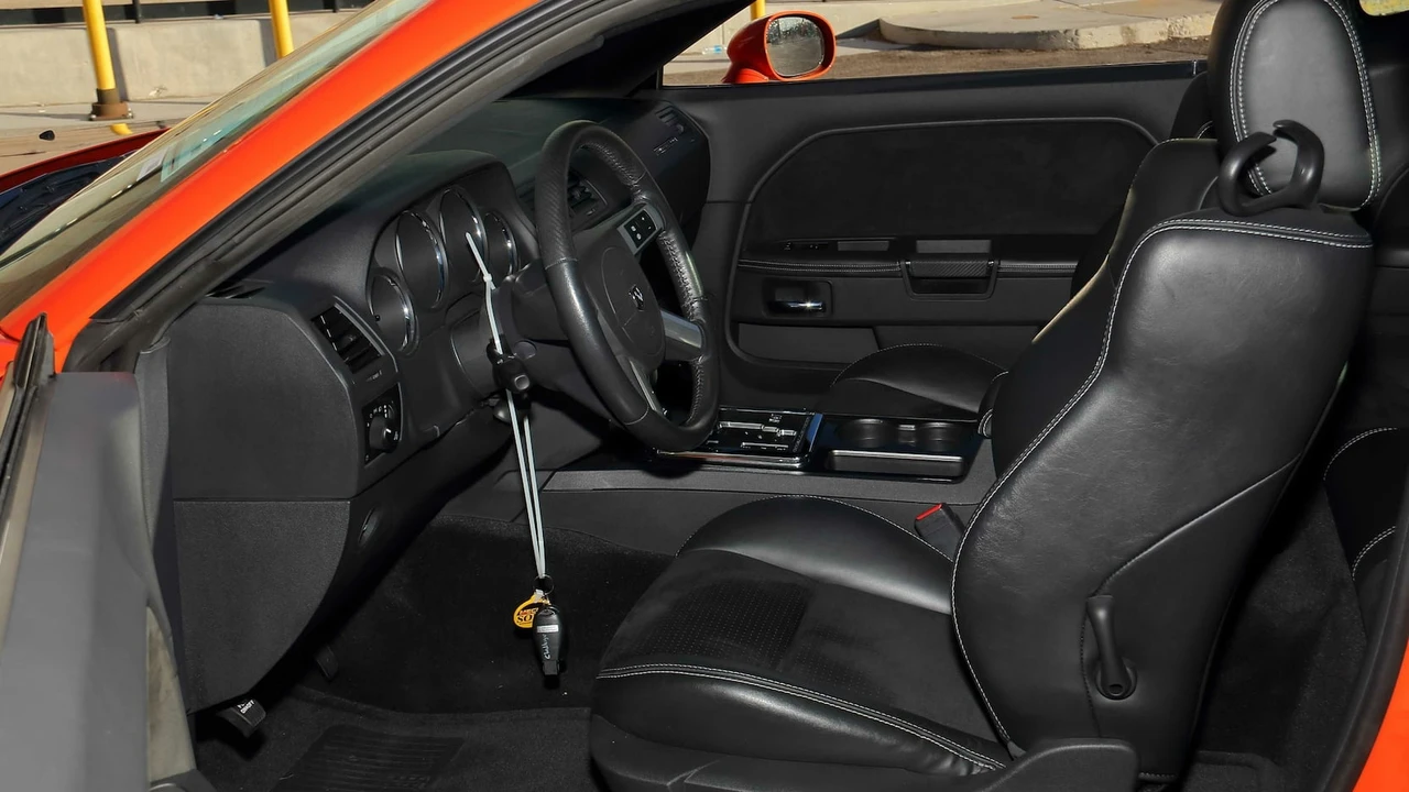 2008 Dodge Challenger SRT8 & 392 3rd Gen - Image 4 of 23