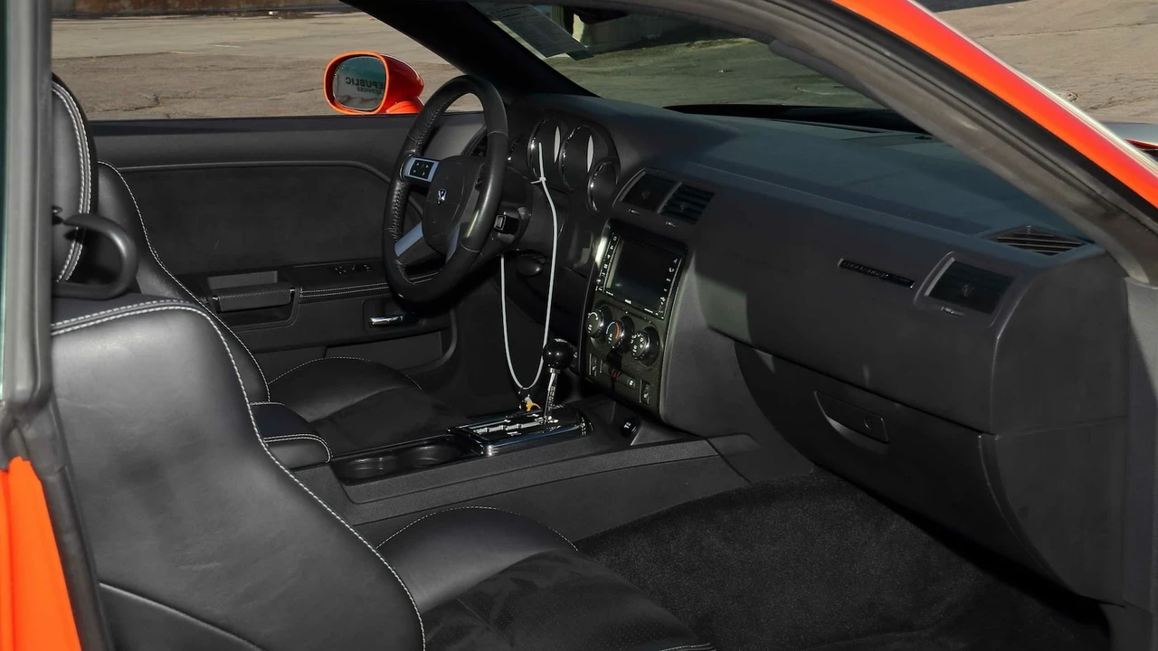 2008 Dodge Challenger SRT8 & 392 3rd Gen - Image 5 of 23