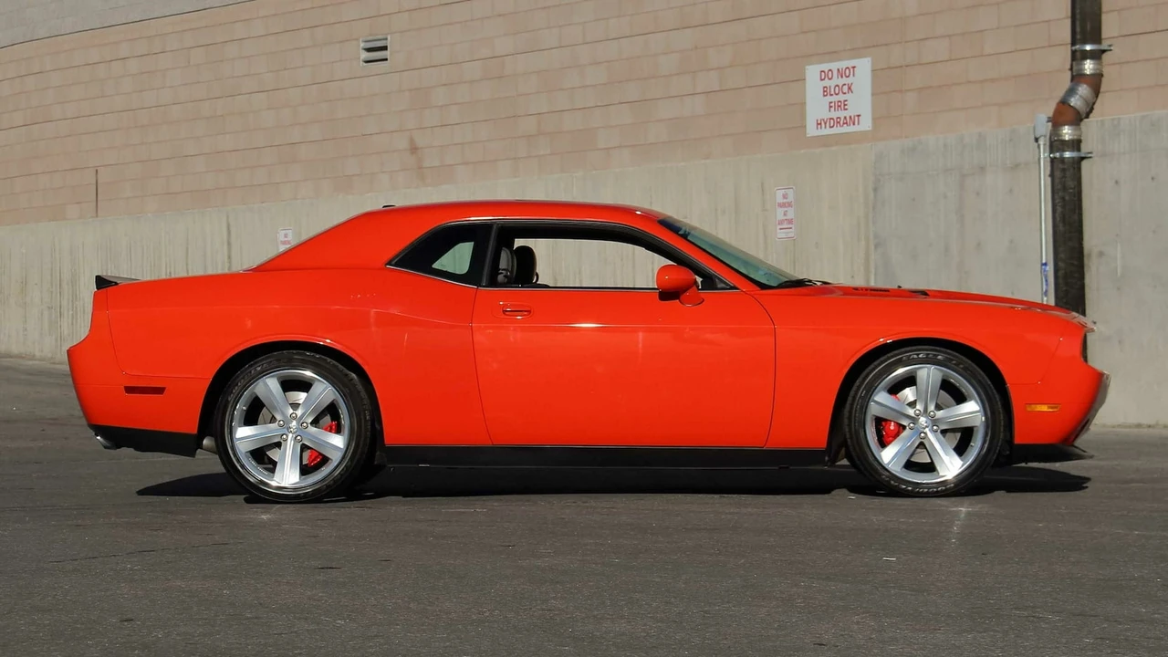 2008 Dodge Challenger SRT8 & 392 3rd Gen - Image 8 of 23