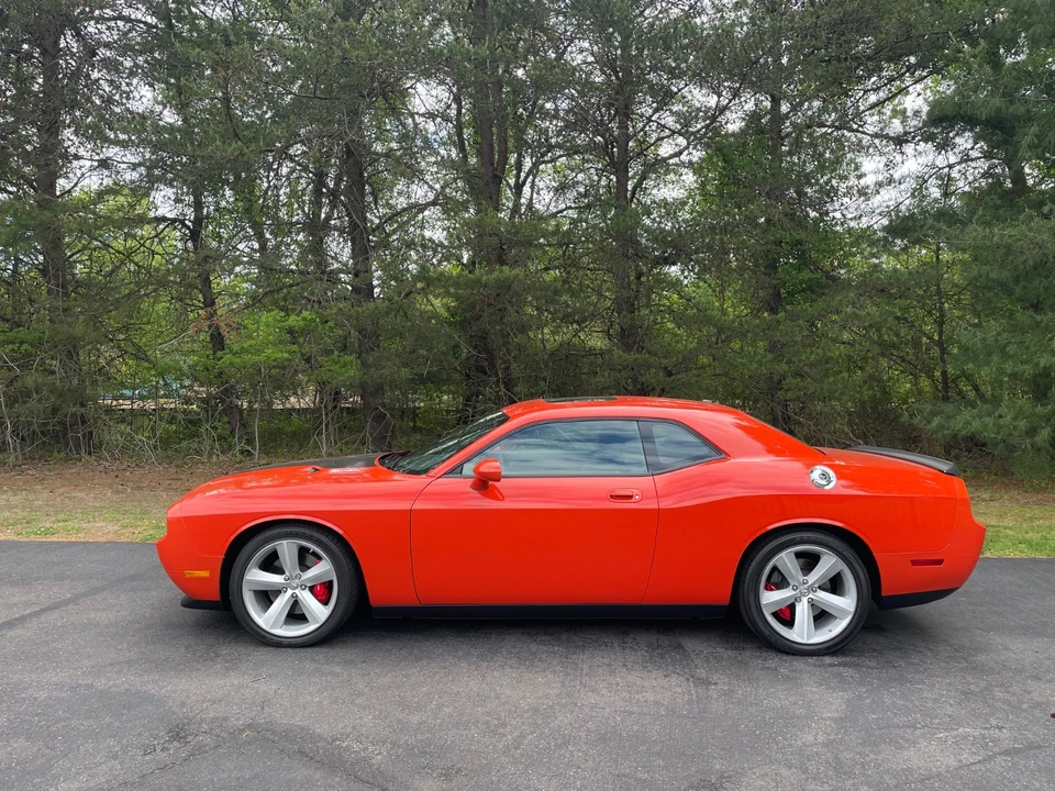 2008 Dodge Challenger SRT8 & 392 3rd Gen - Image 8 of 27