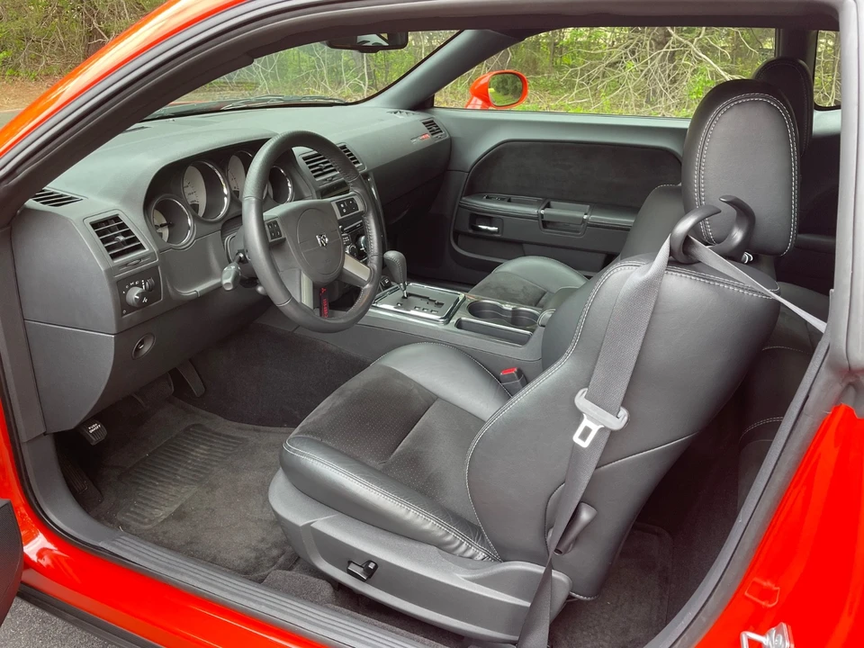 2008 Dodge Challenger SRT8 & 392 3rd Gen - Image 15 of 27