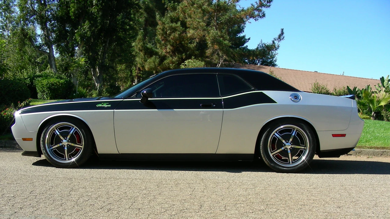 2008 Dodge Challenger SRT8 & 392 3rd Gen - Image 2 of 16