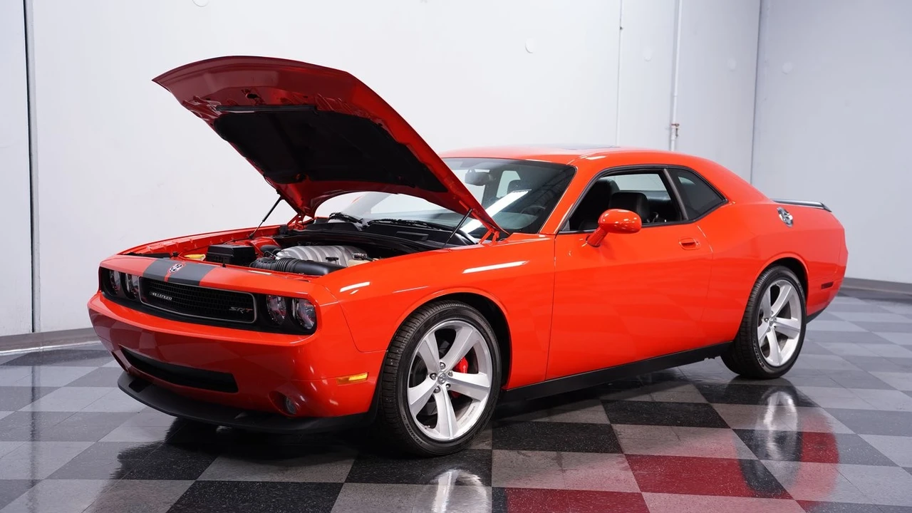 2008 Dodge Challenger SRT8 & 392 3rd Gen - Image 29 of 31