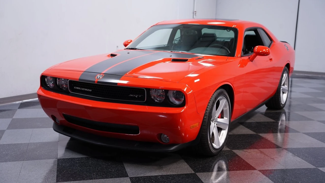 2008 Dodge Challenger SRT8 & 392 3rd Gen - Image 17 of 31
