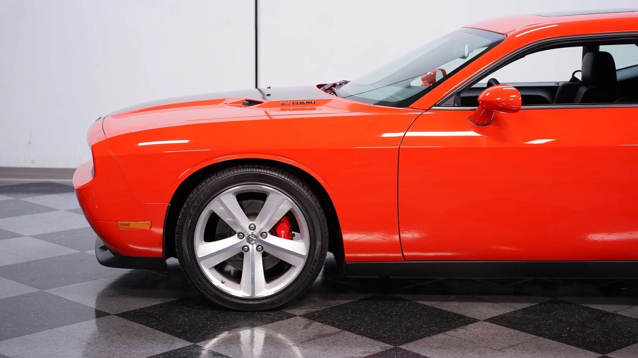 2008 Dodge Challenger SRT8 & 392 3rd Gen - Image 22 of 31