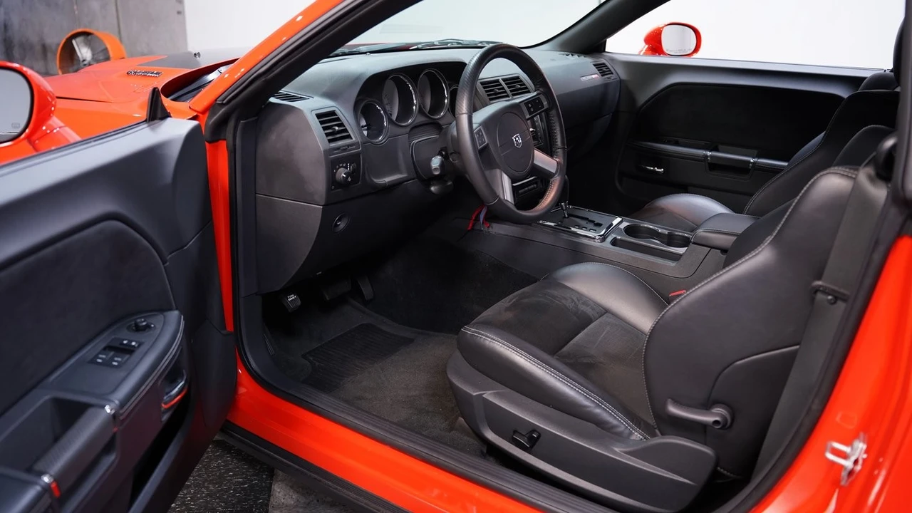 2008 Dodge Challenger SRT8 & 392 3rd Gen - Image 5 of 31