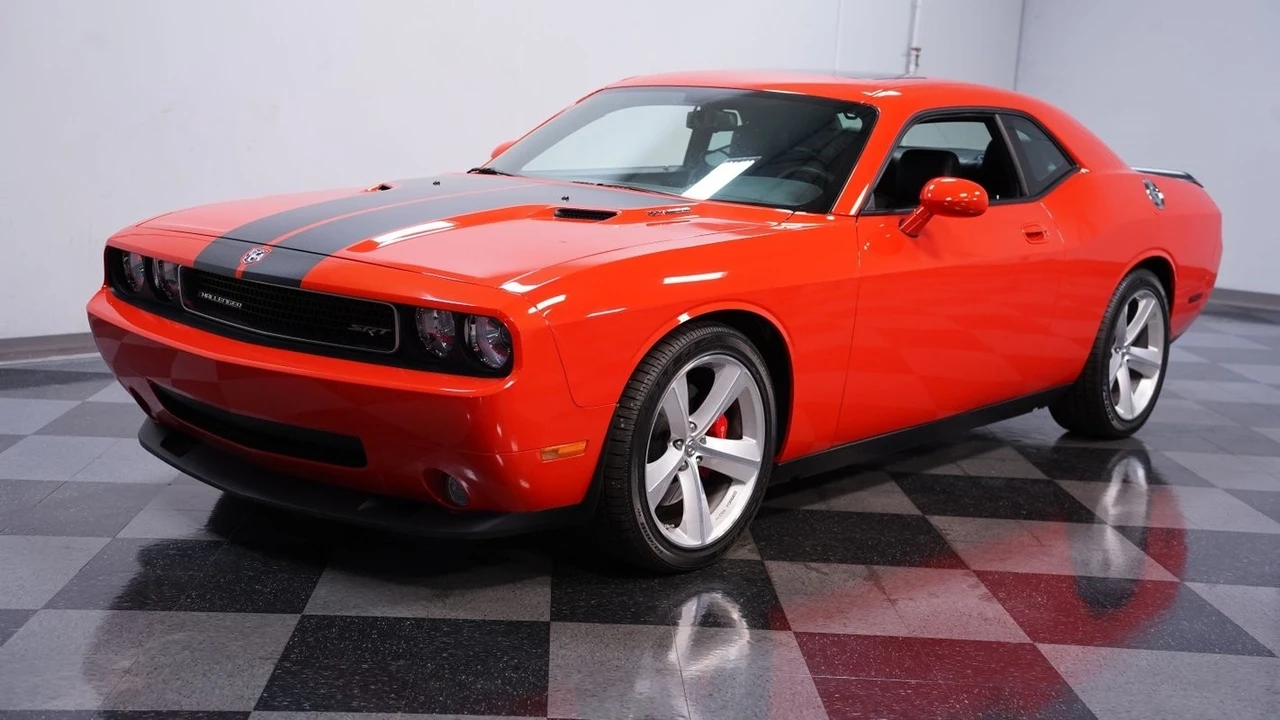 2008 Dodge Challenger SRT8 & 392 3rd Gen - Image 6 of 21