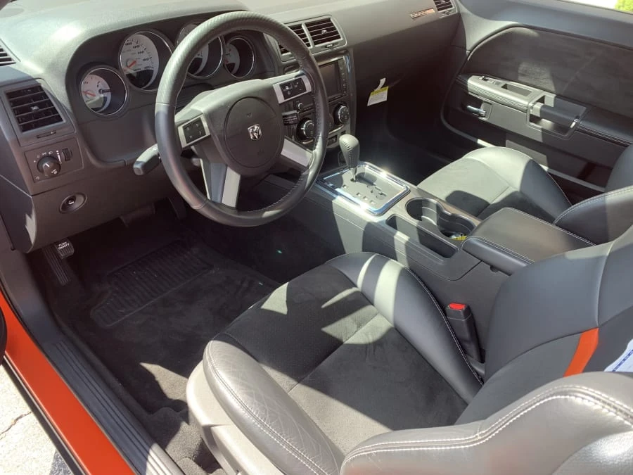 2008 Dodge Challenger SRT8 & 392 3rd Gen - Image 4 of 8