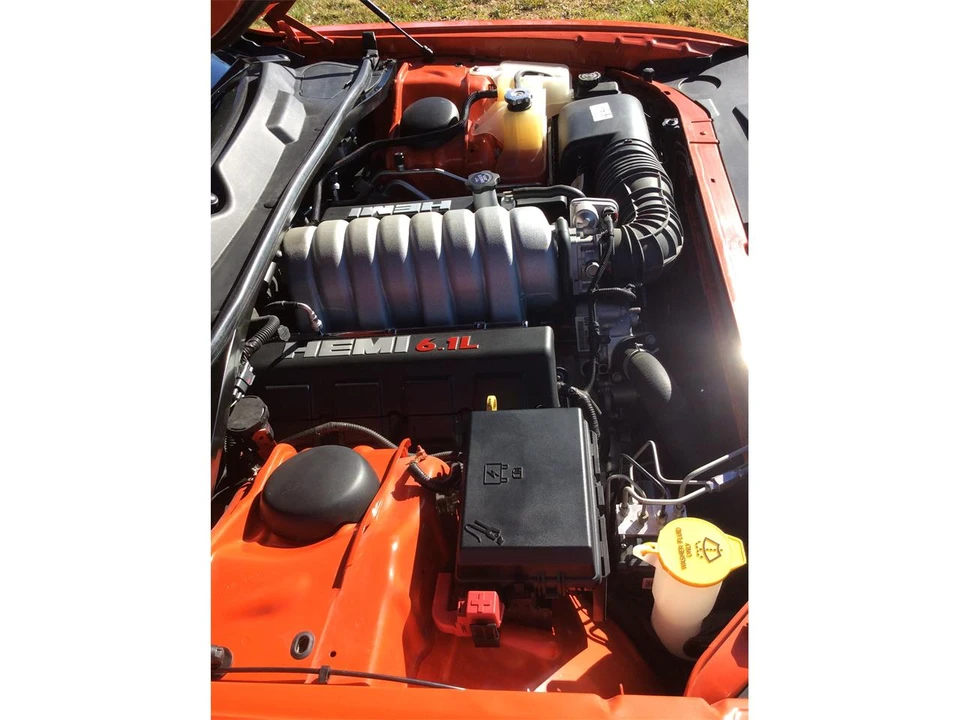 2008 Dodge Challenger SRT8 & 392 3rd Gen - Image 9 of 17