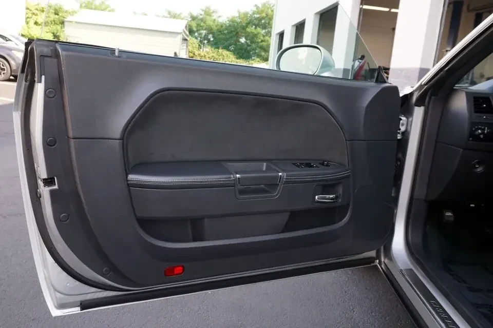 2008 Dodge Challenger SRT8 & 392 3rd Gen - Image 9 of 20