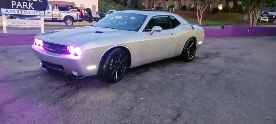 2008 Dodge Challenger SRT8 & 392 3rd Gen - Image 4 of 12