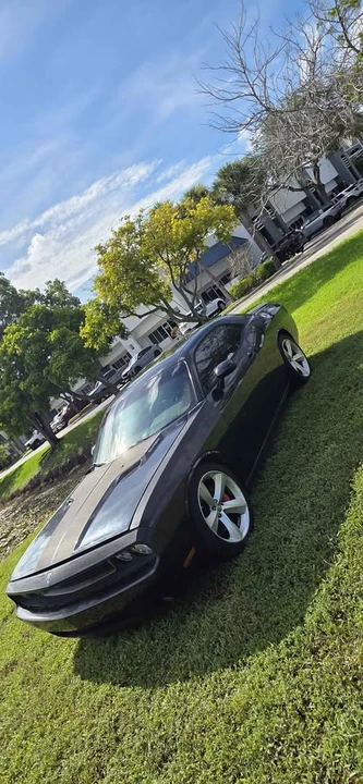 2008 Dodge Challenger SRT8 & 392 3rd Gen - Image 9 of 19