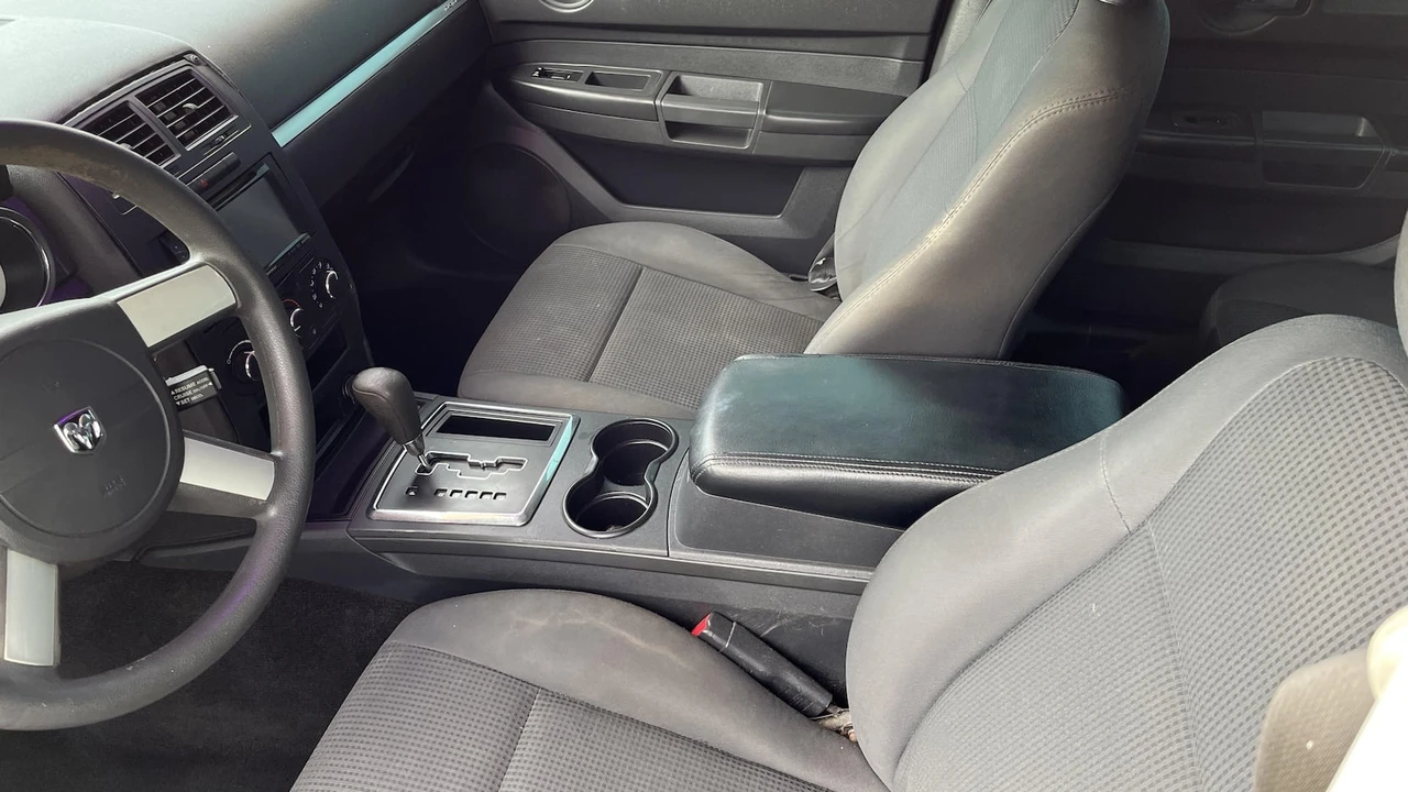 2008 Dodge Charger 6th Gen - Image 2 of 8