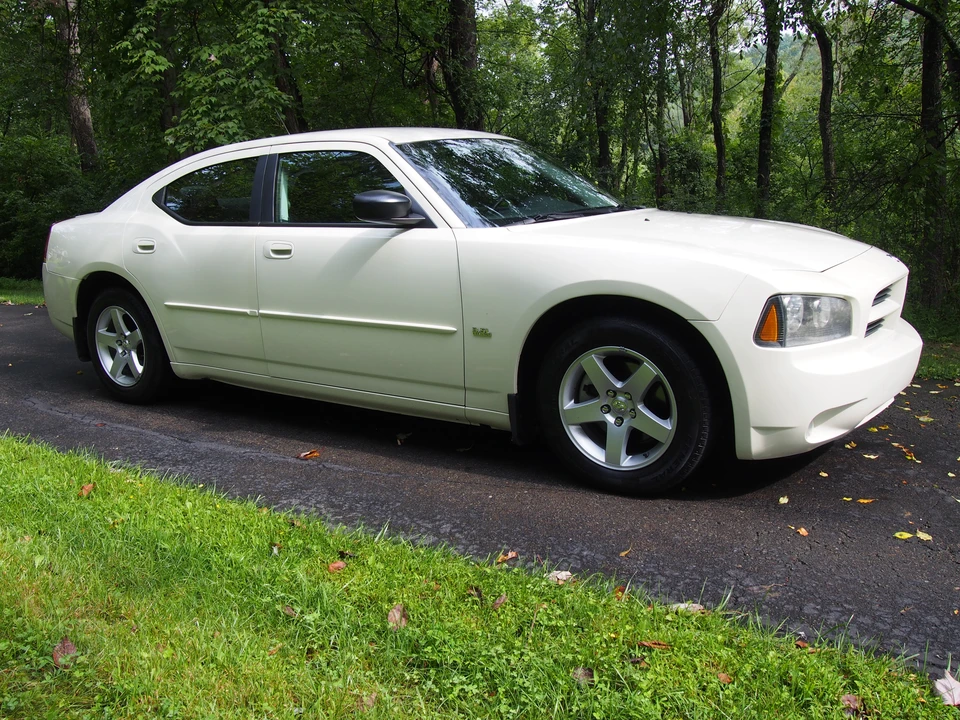 2008 Dodge Charger 6th Gen - Image 3 of 10