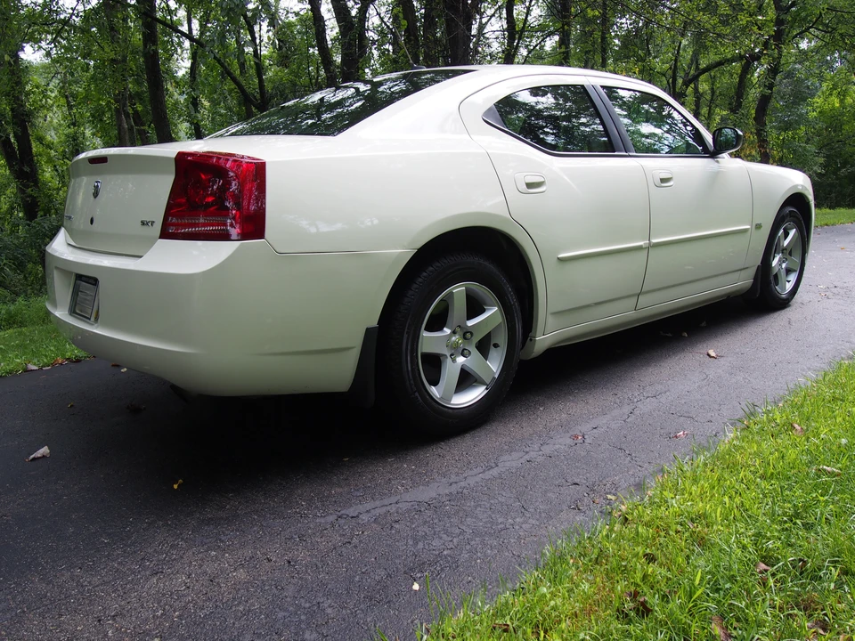 2008 Dodge Charger 6th Gen - Image 4 of 10