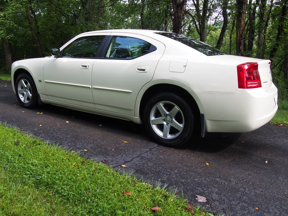 2008 Dodge Charger 6th Gen - Image 2 of 10