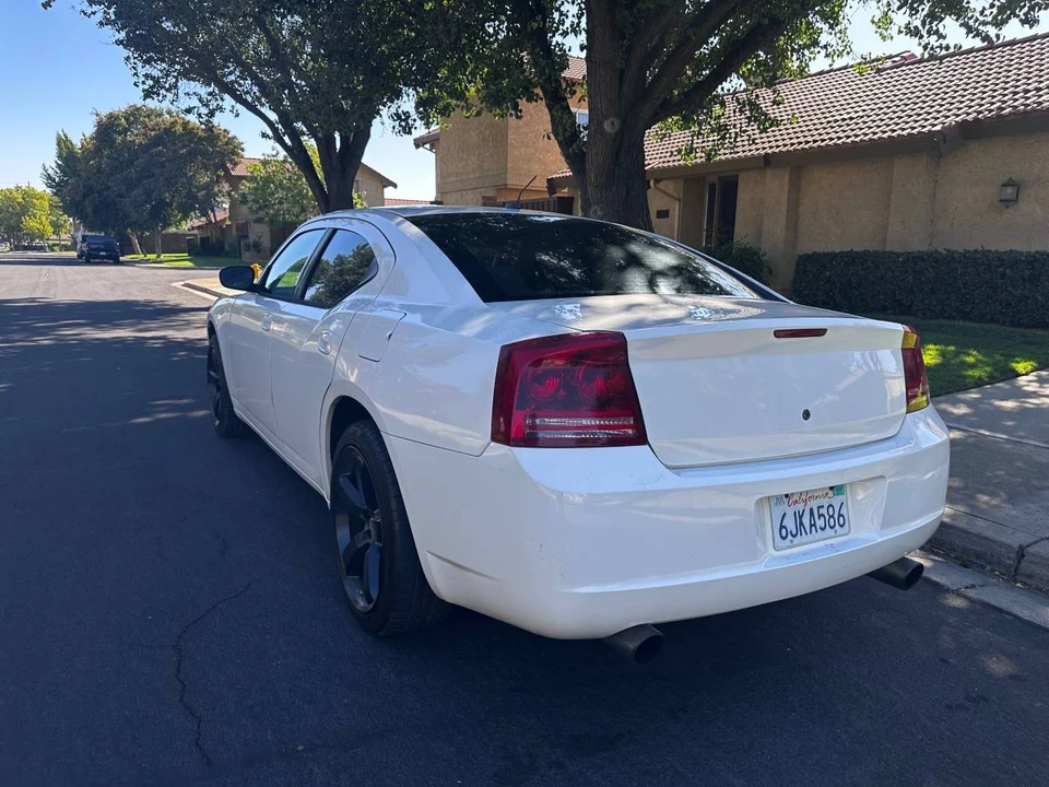 2008 Dodge Charger 6th Gen - Image 7 of 18