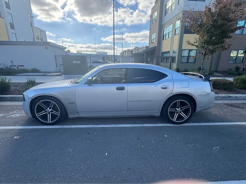 2008 Dodge Charger 6th Gen - Image 4 of 8