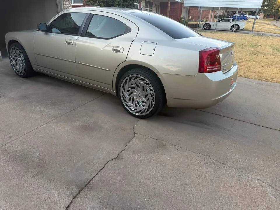2008 Dodge Charger 6th Gen - Image 3 of 8