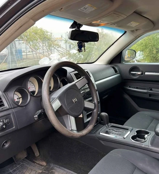 2008 Dodge Charger 6th Gen - Image 4 of 8