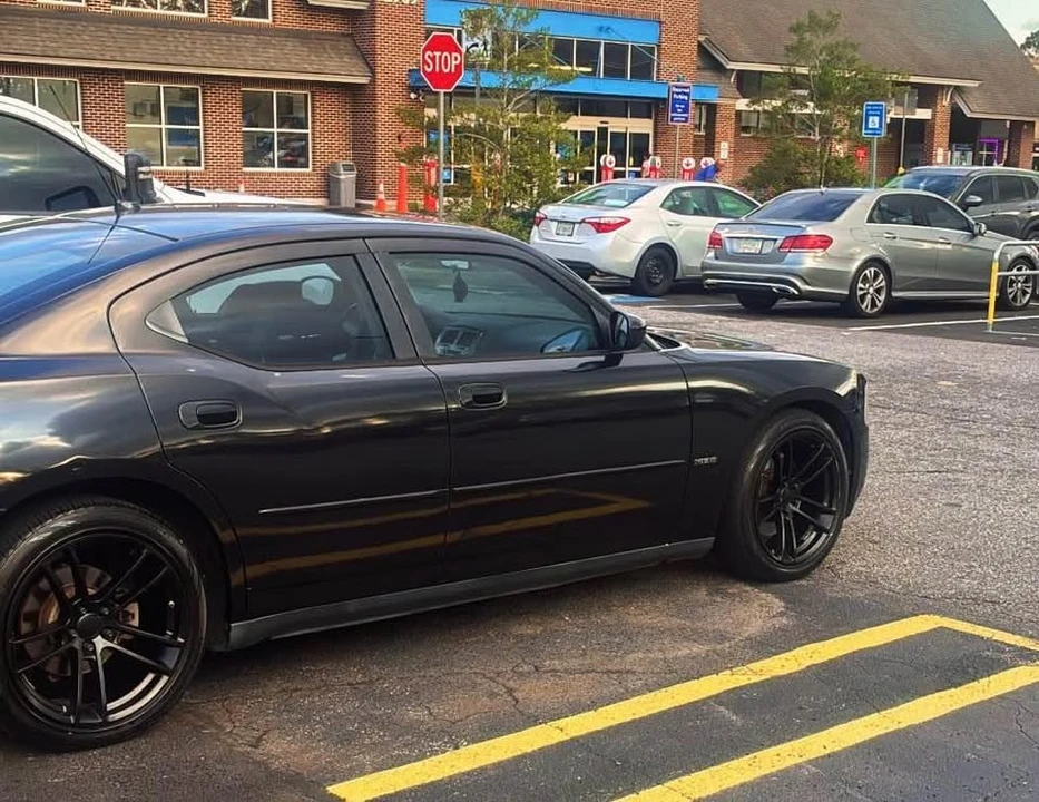2008 Dodge Charger 6th Gen - Image 2 of 2