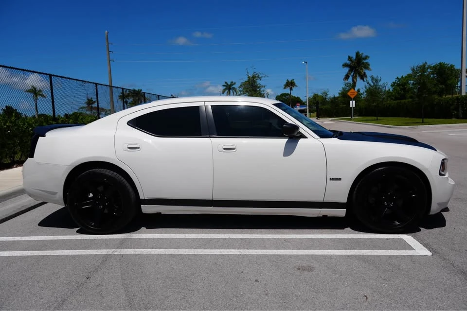 2008 Dodge Charger 6th Gen - Image 4 of 10